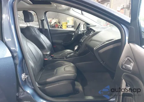 2018 Ford Focus Titanium из США, поврежденный, VIN 1FADP3N29JL242428